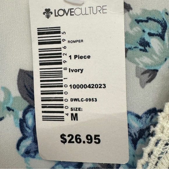 Love Culture Floral and Lace Romper NWT size Medium - Picture 6 of 11